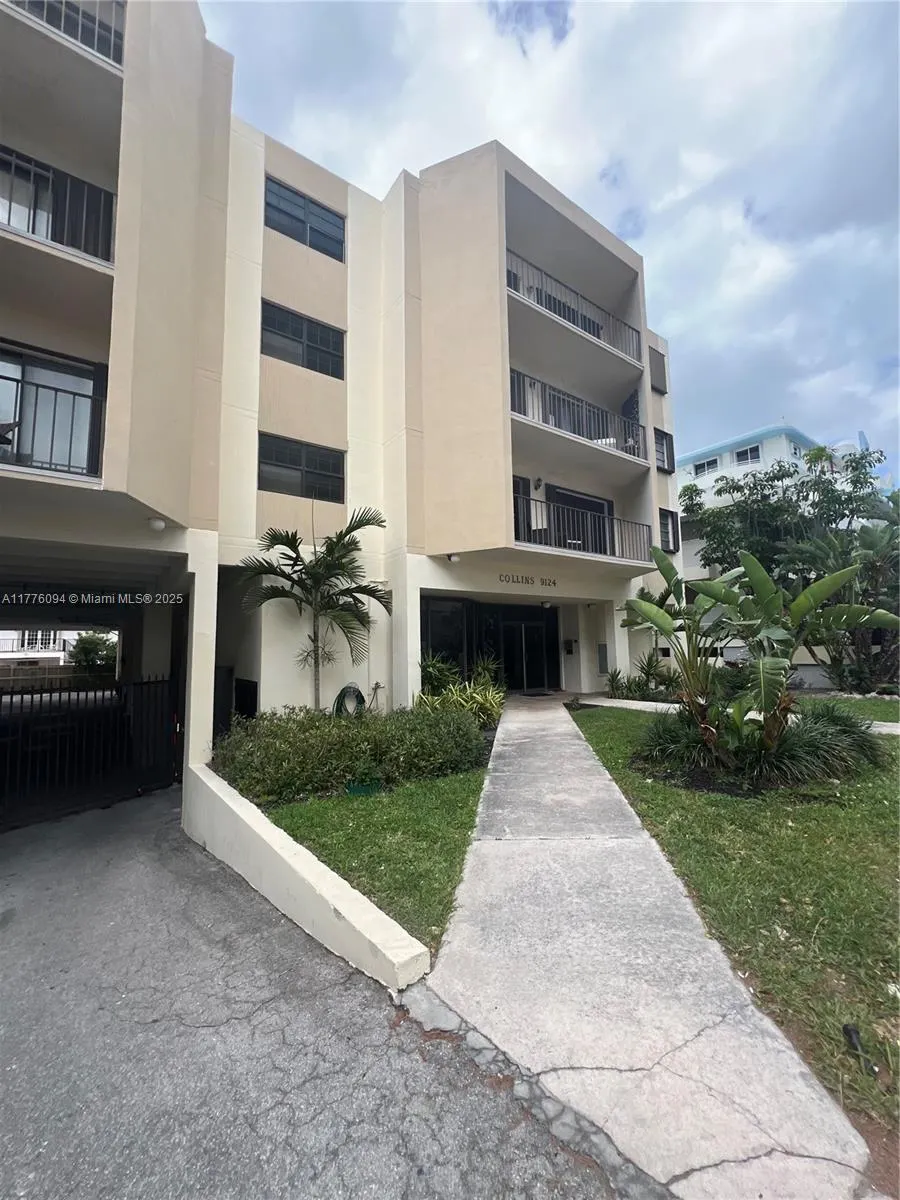 9124 Collins Ave, #304