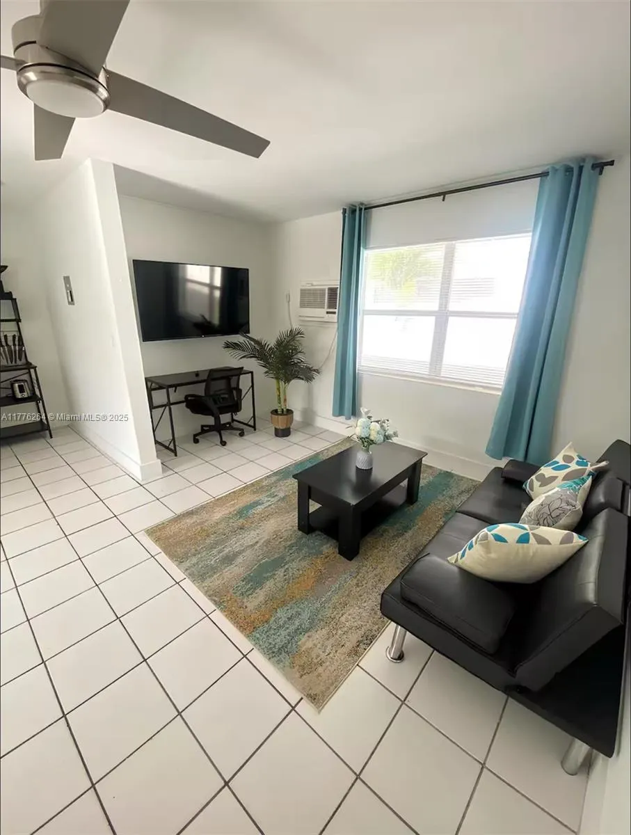 3208 Canal Dr, #2