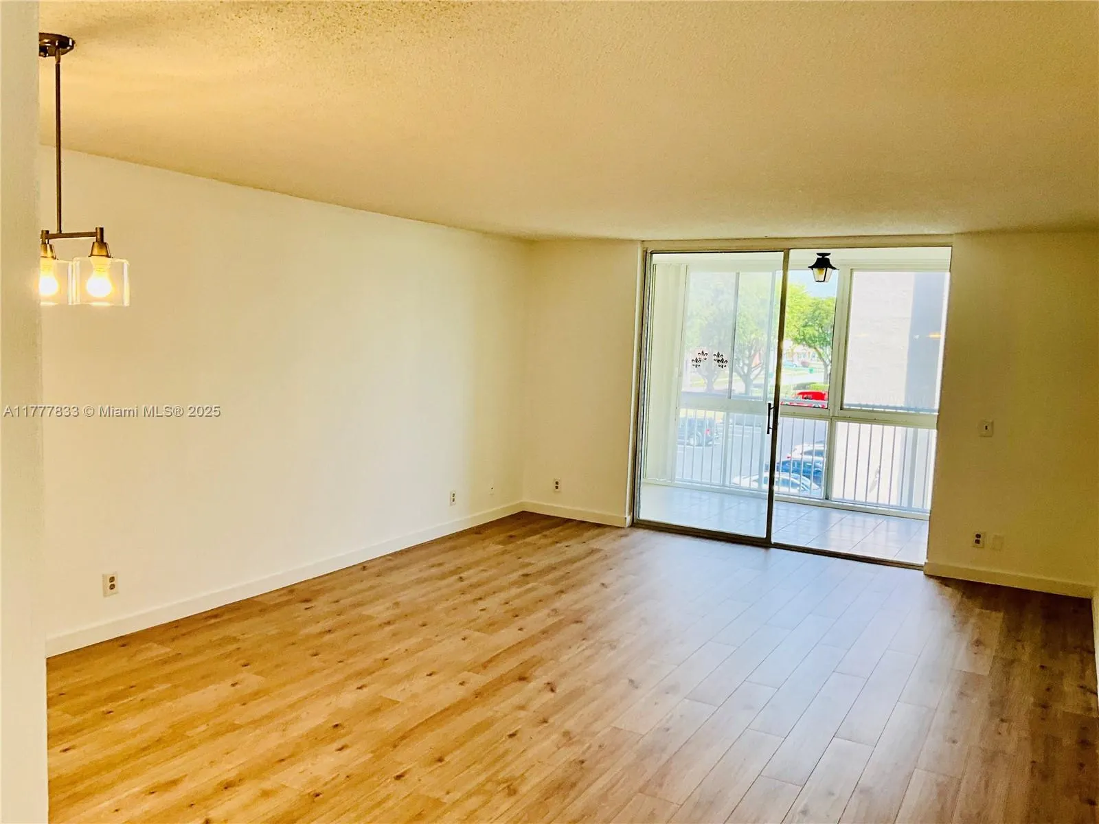 201 SE 11th Ter, #302