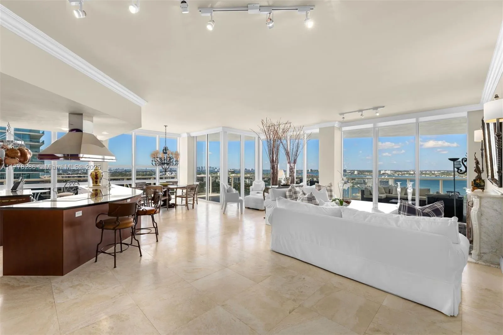 10225 Collins Ave, #2004