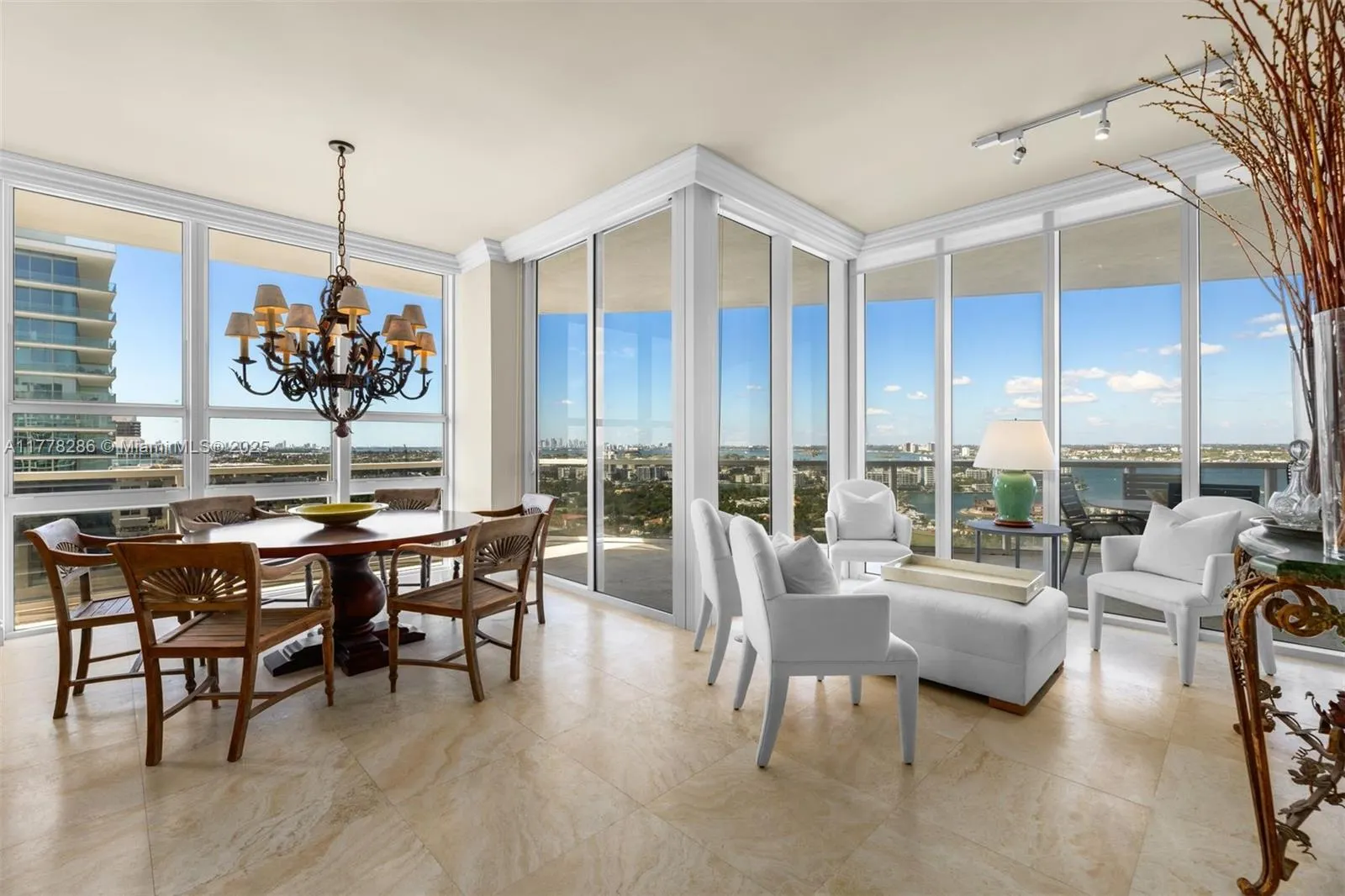 10225 Collins Ave, #2004