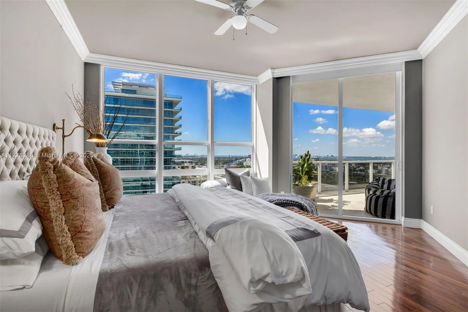 10225 Collins Ave, #2004