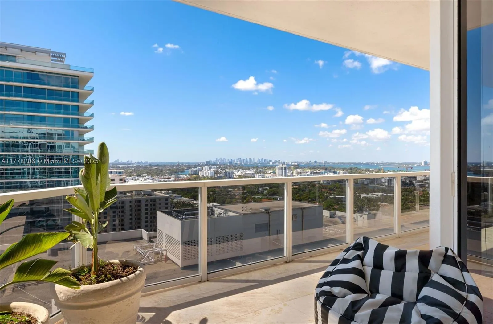 10225 Collins Ave, #2004