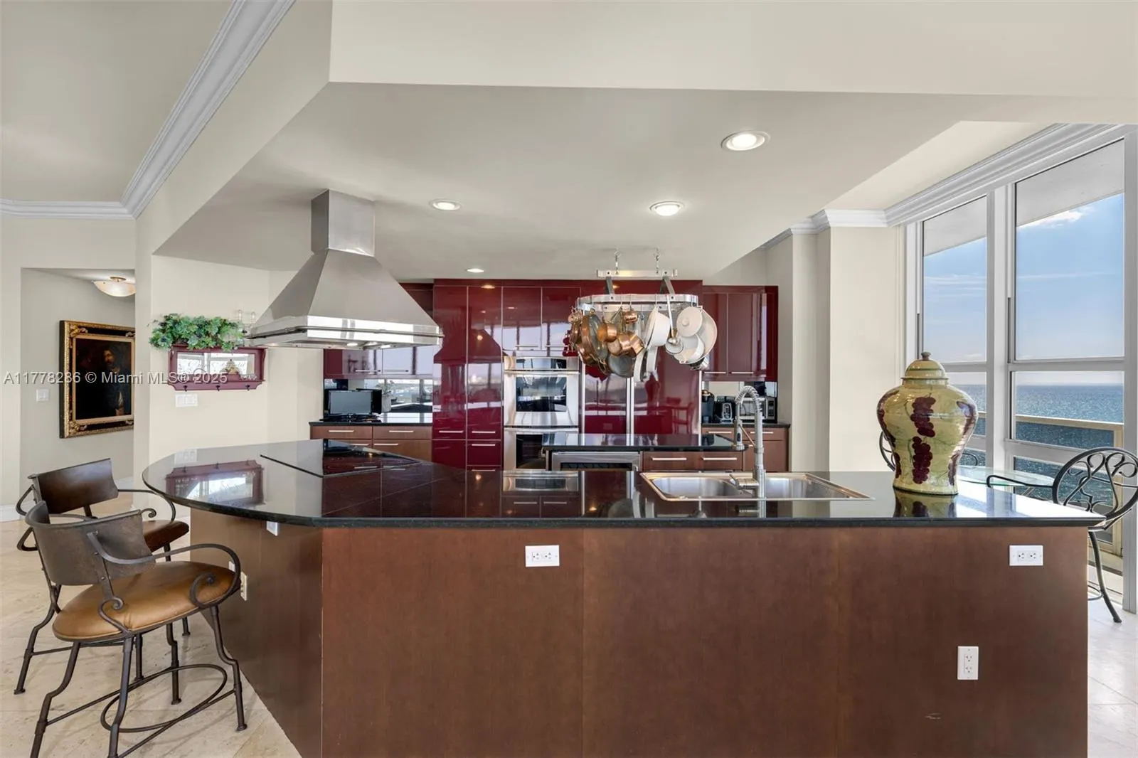 10225 Collins Ave, #2004