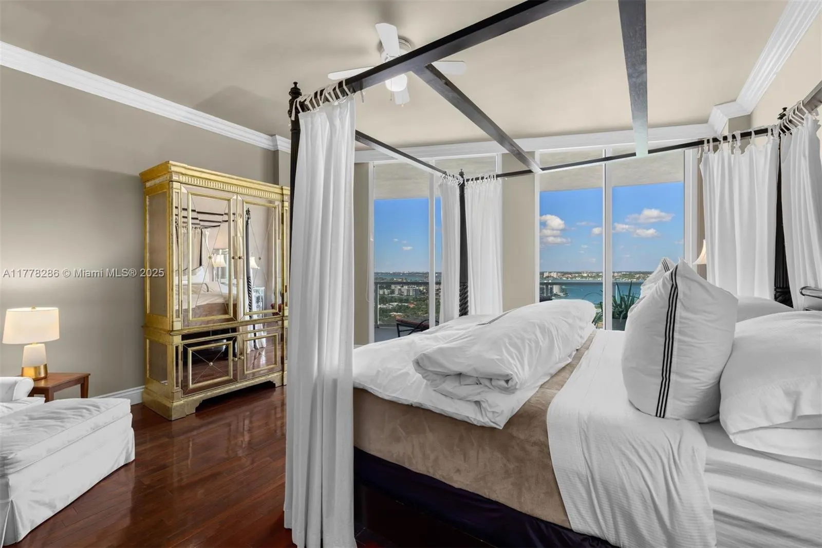 10225 Collins Ave, #2004
