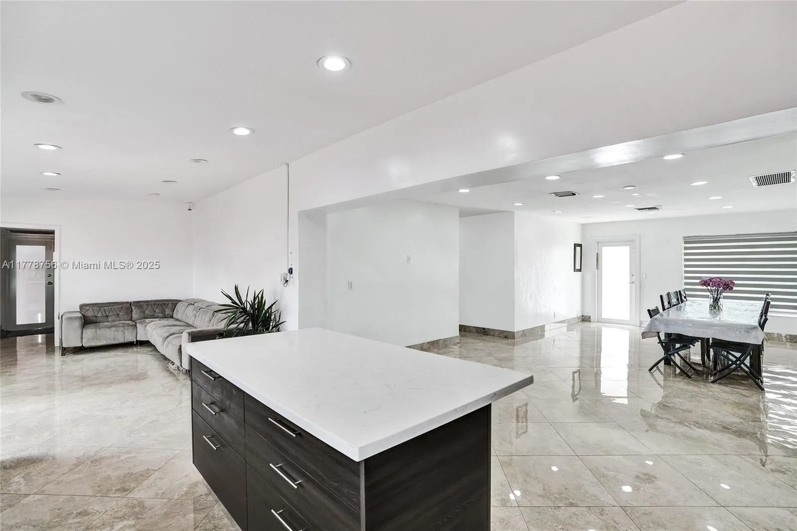 4185 SW 49th Ct