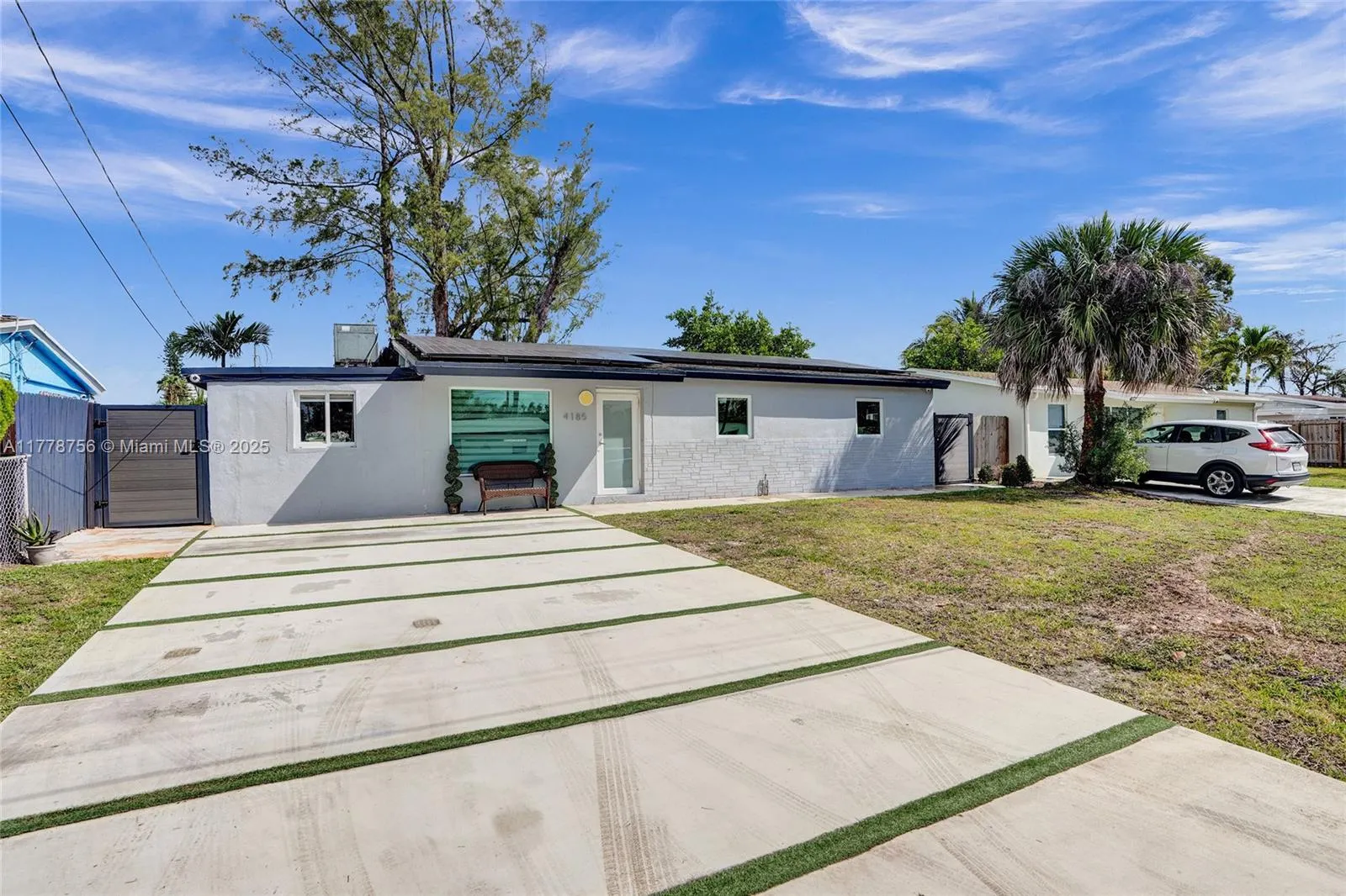 4185 SW 49th Ct