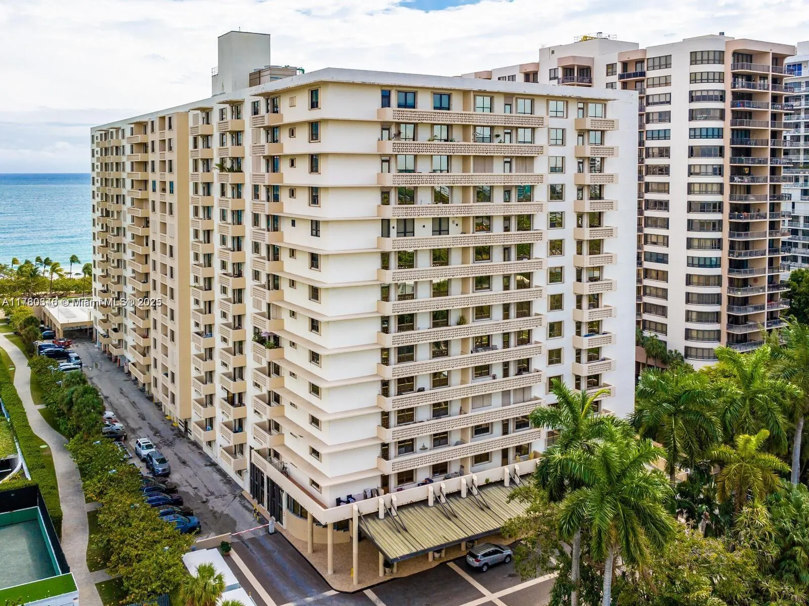 10185 Collins Ave, #1402