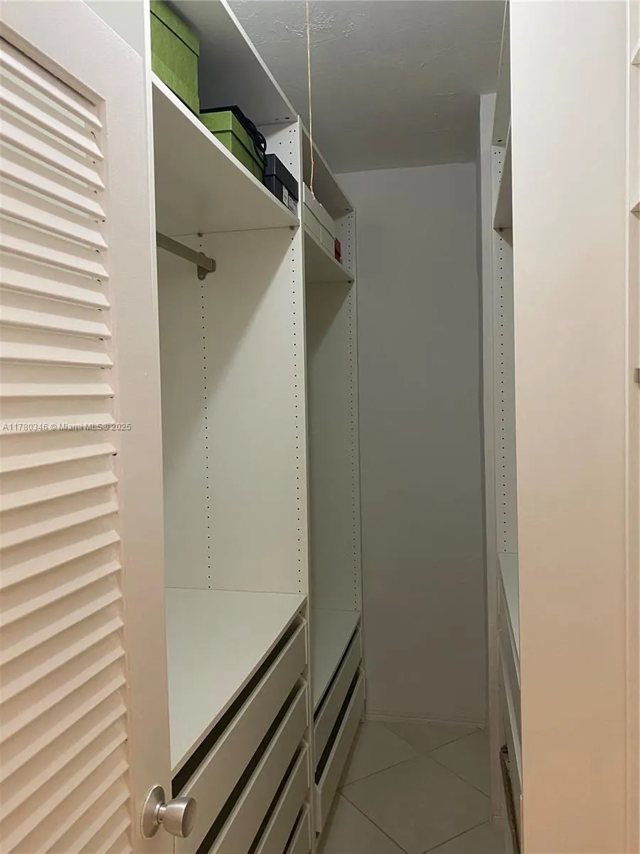 10185 Collins Ave, #1402