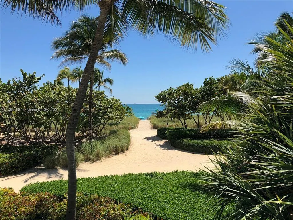 10185 Collins Ave, #1402