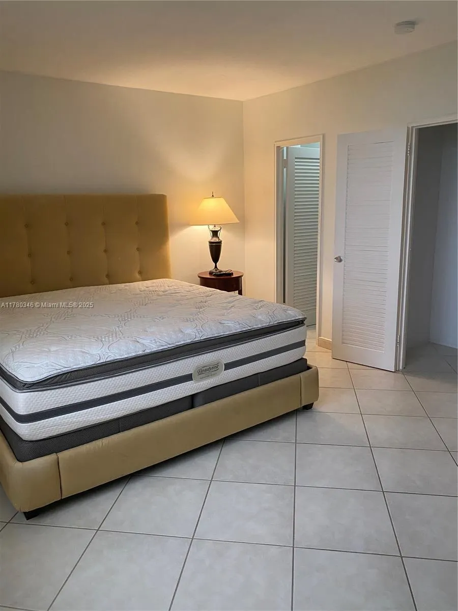 10185 Collins Ave, #1402