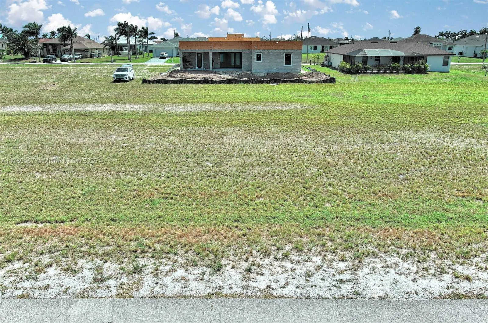 1037 NW 37TH PL