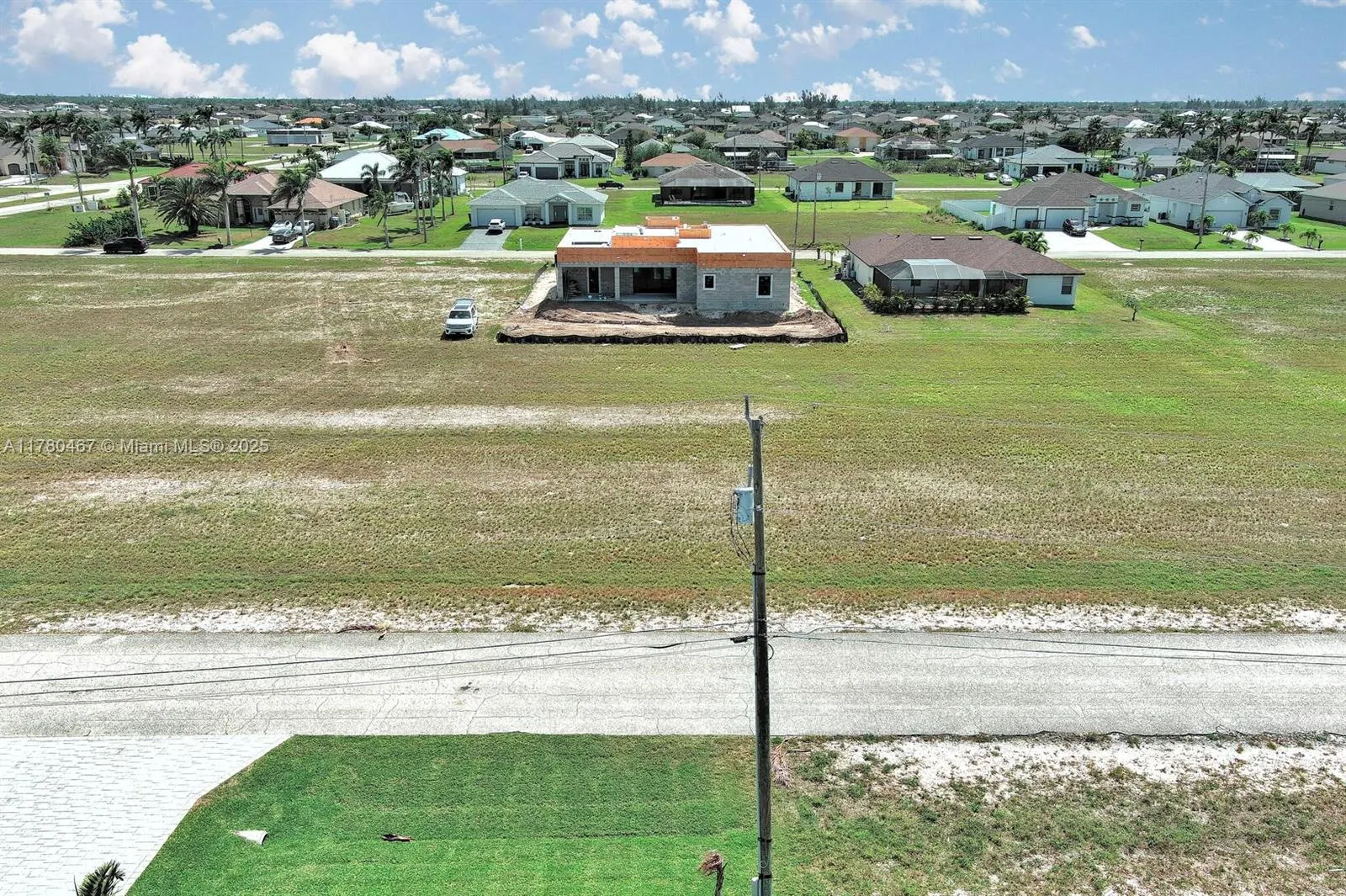 1037 NW 37TH PL