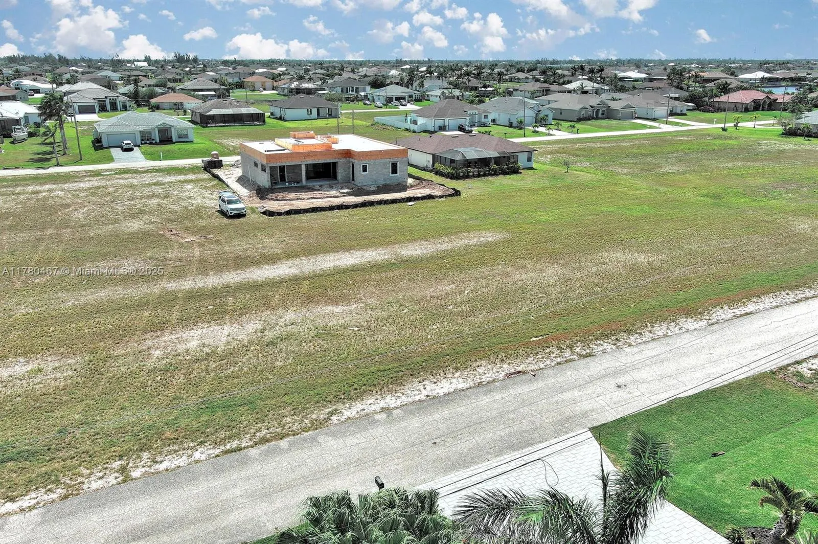 1037 NW 37TH PL