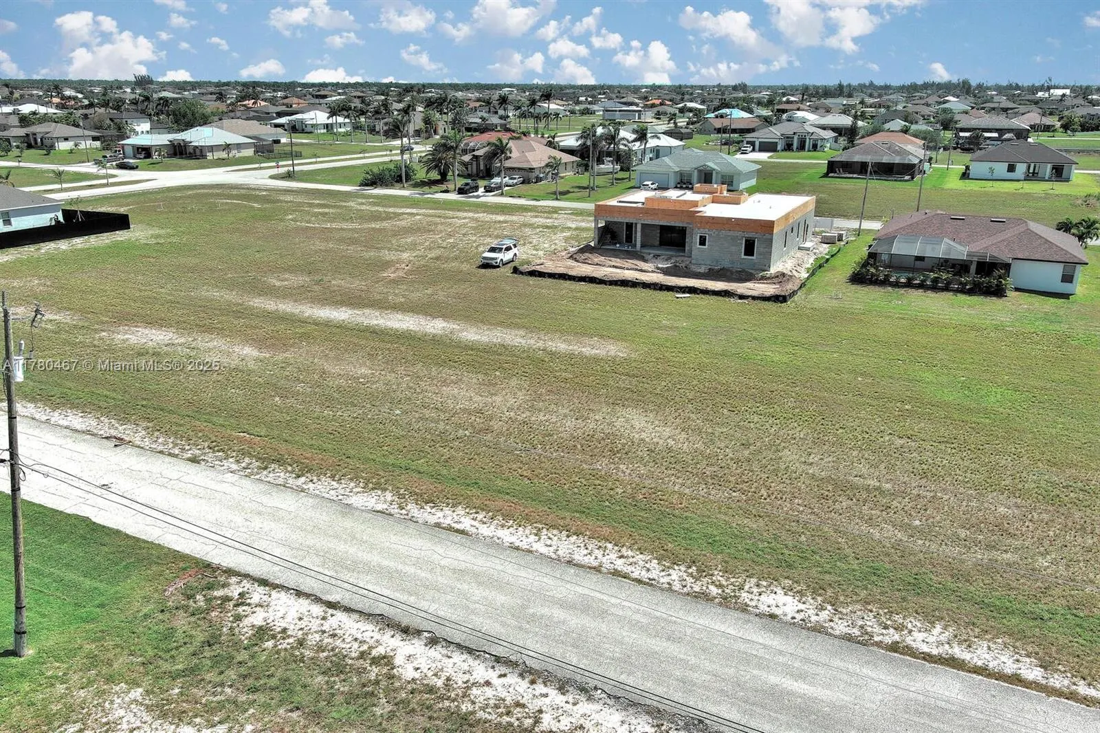 1037 NW 37TH PL