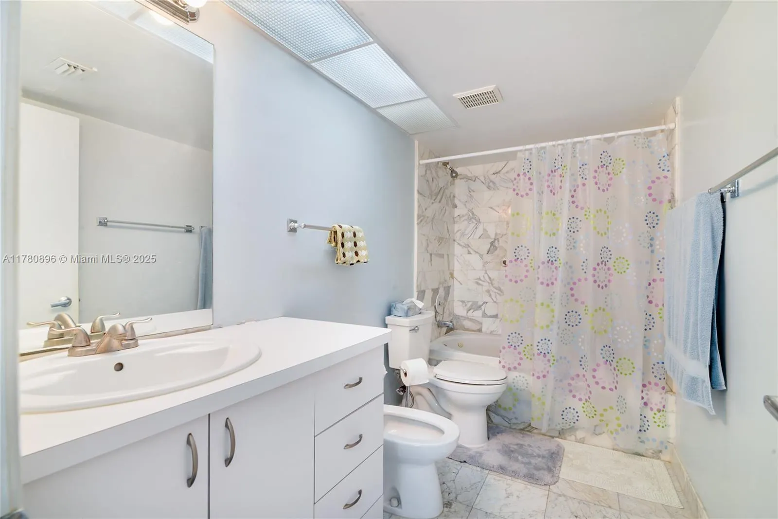9341 Collins Ave, #903