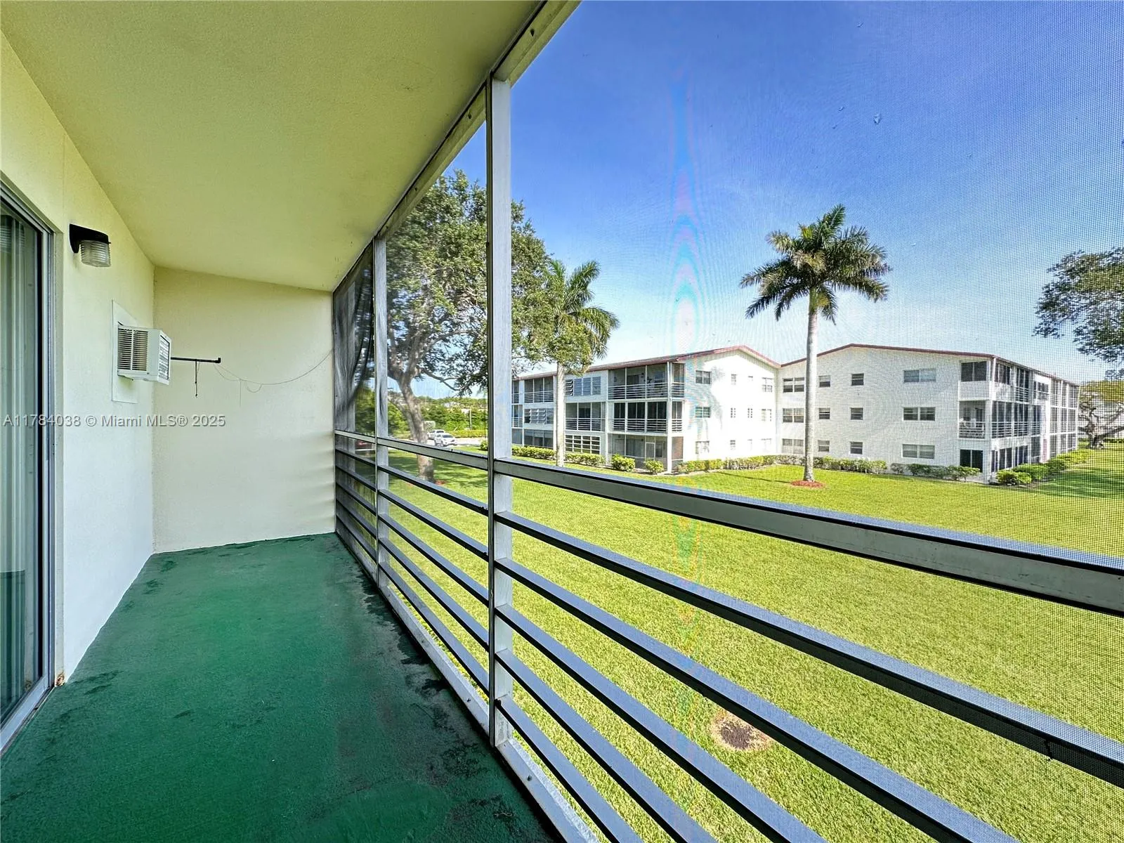 569 N Fanshaw  N, #569
