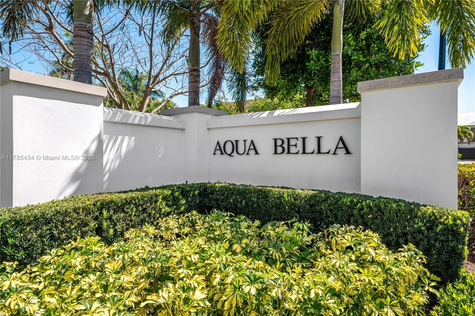 4538 S Aqua Bella Ln