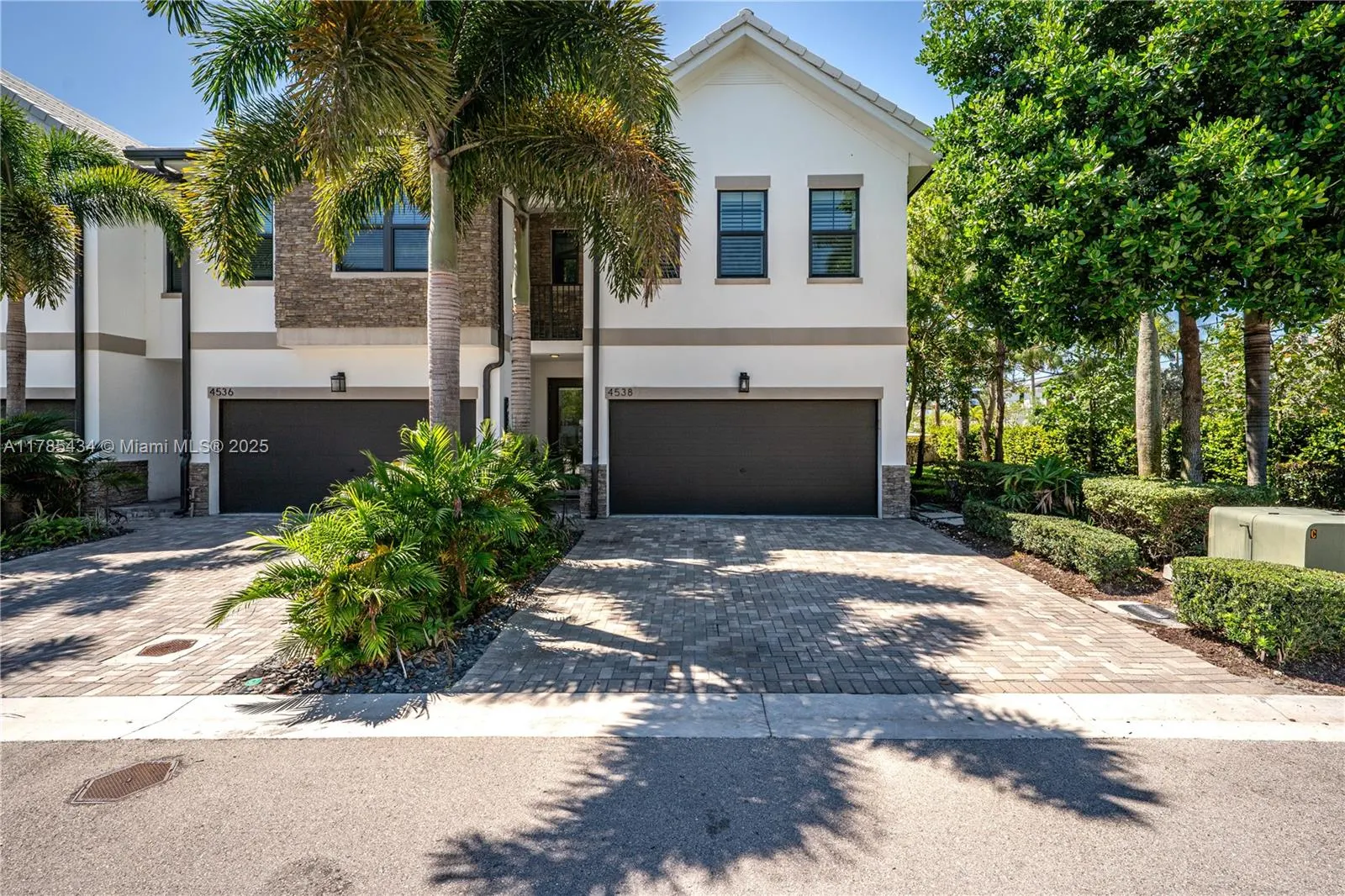 4538 S Aqua Bella Ln
