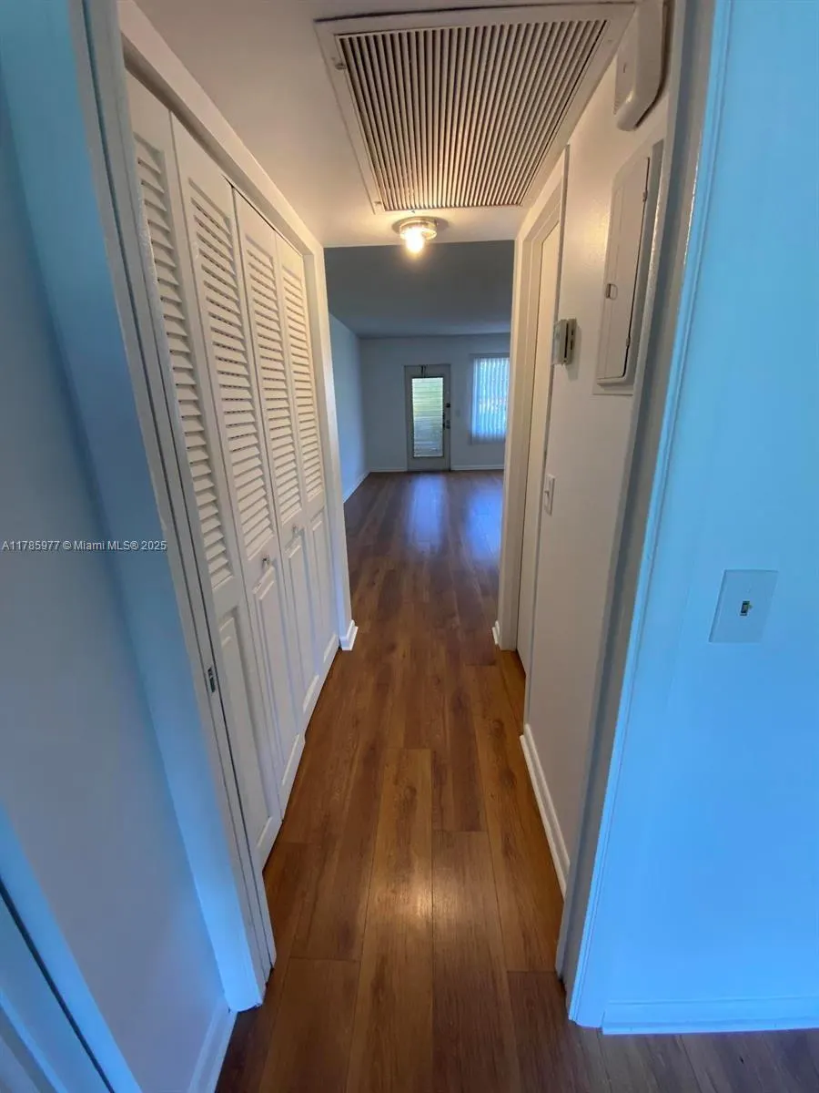 381 Fanshaw J, #381