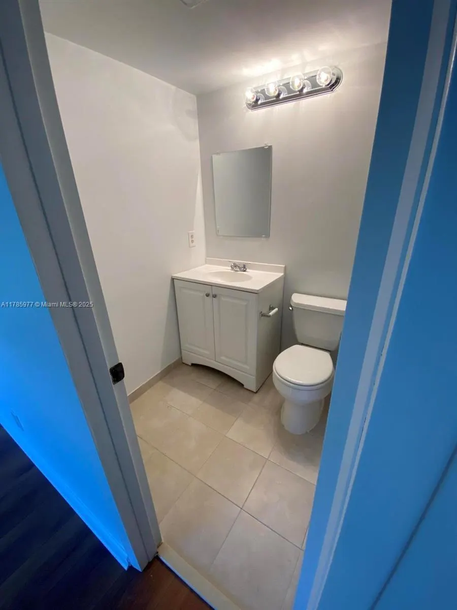 381 Fanshaw J, #381