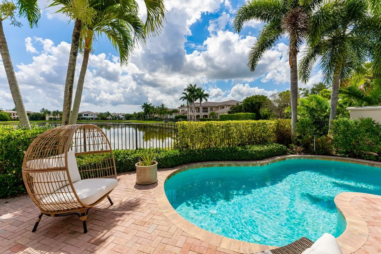 17937 Villa Club Way