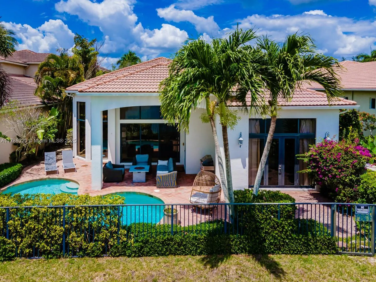 17937 Villa Club Way