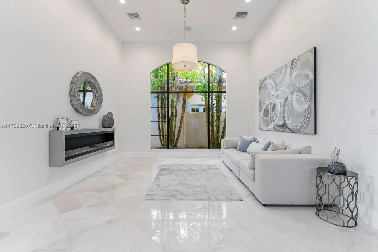 17937 Villa Club Way