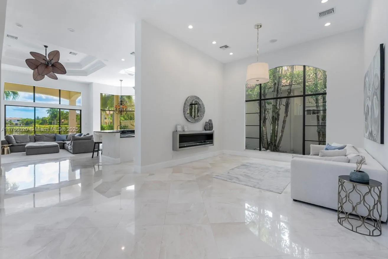 17937 Villa Club Way