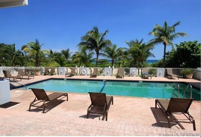 9341 Collins Ave, #806
