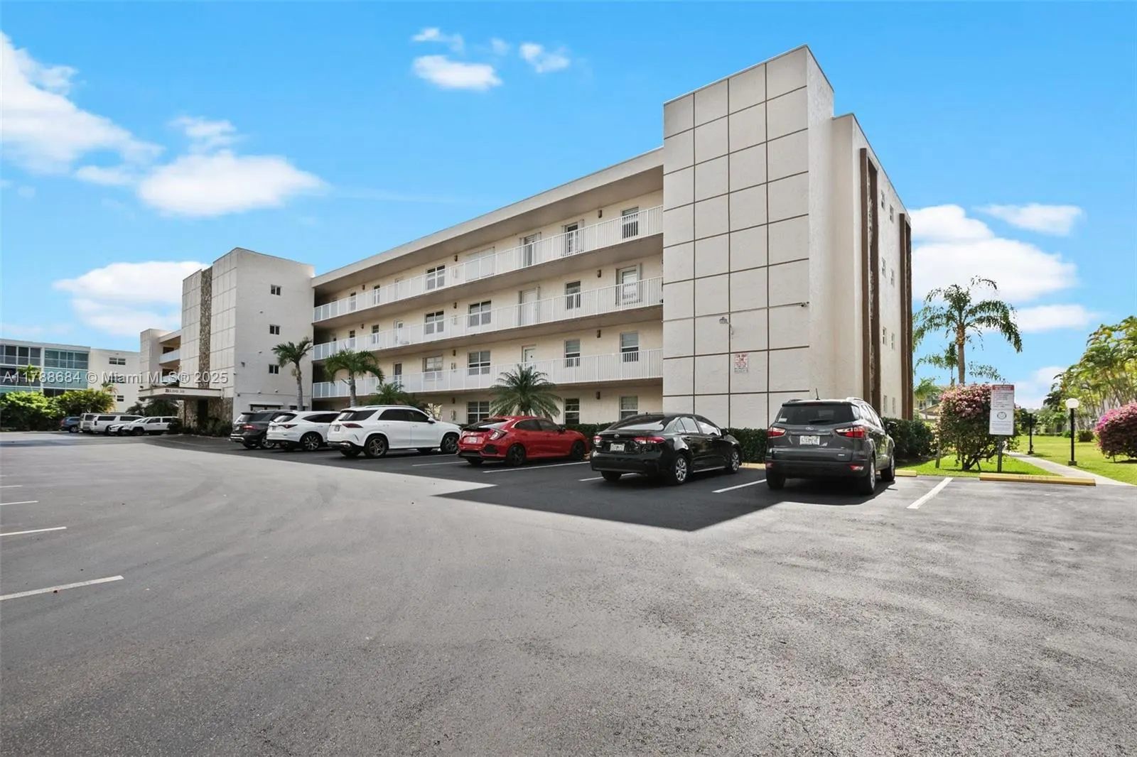 1024 SE 4th Ave, #102