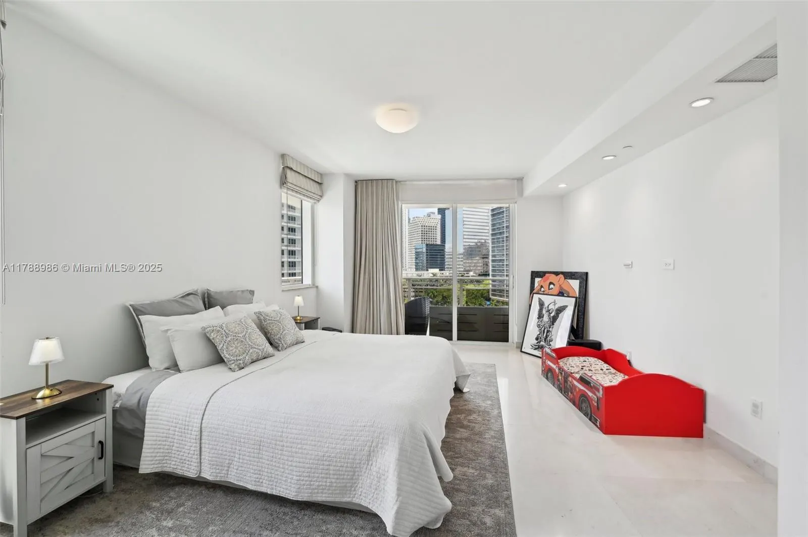 901 Brickell Key Blvd, #1009