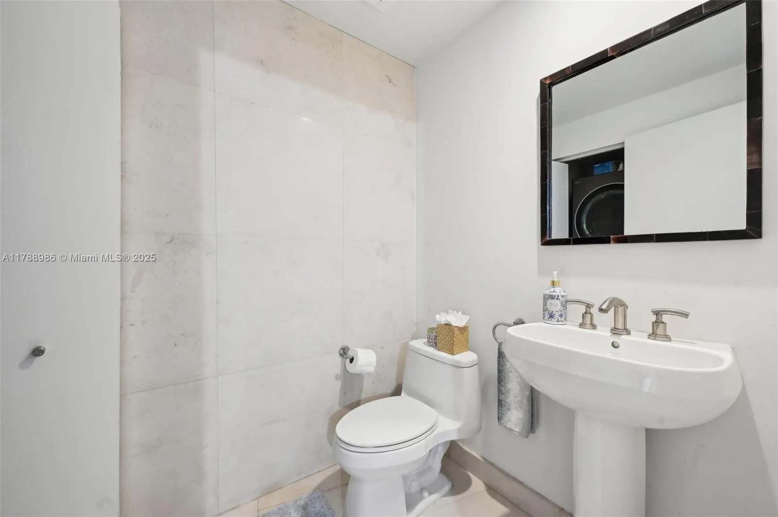 901 Brickell Key Blvd, #1009