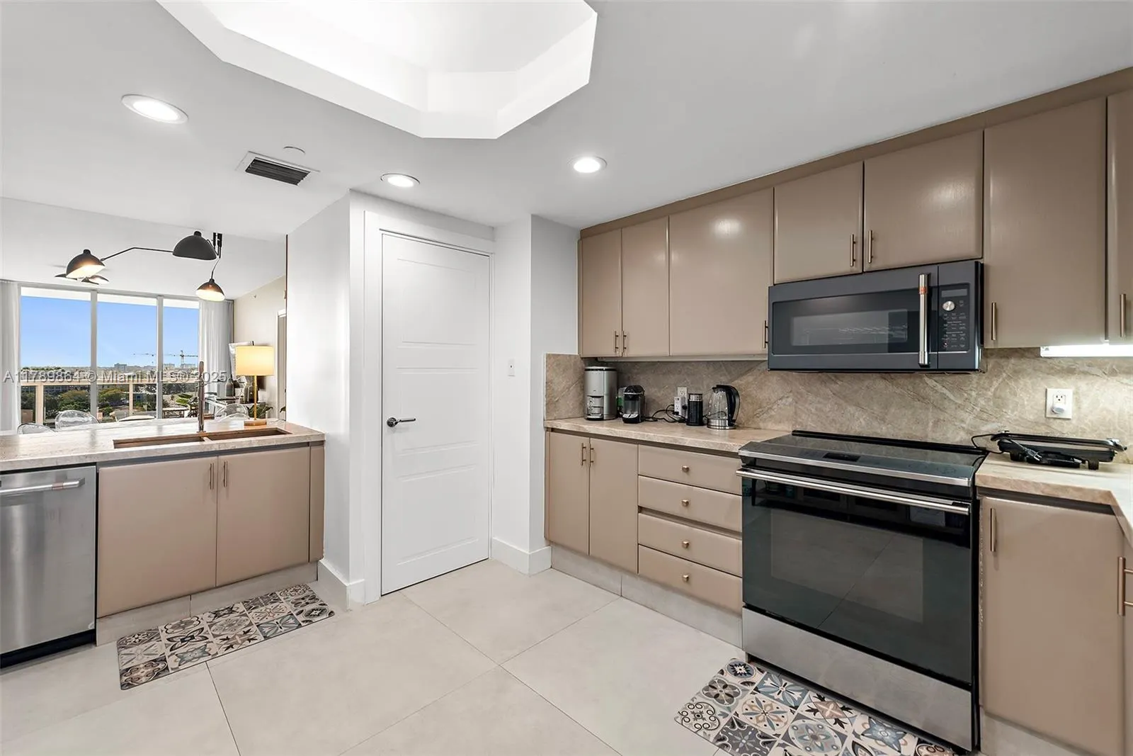9595 Collins Ave, #N10F