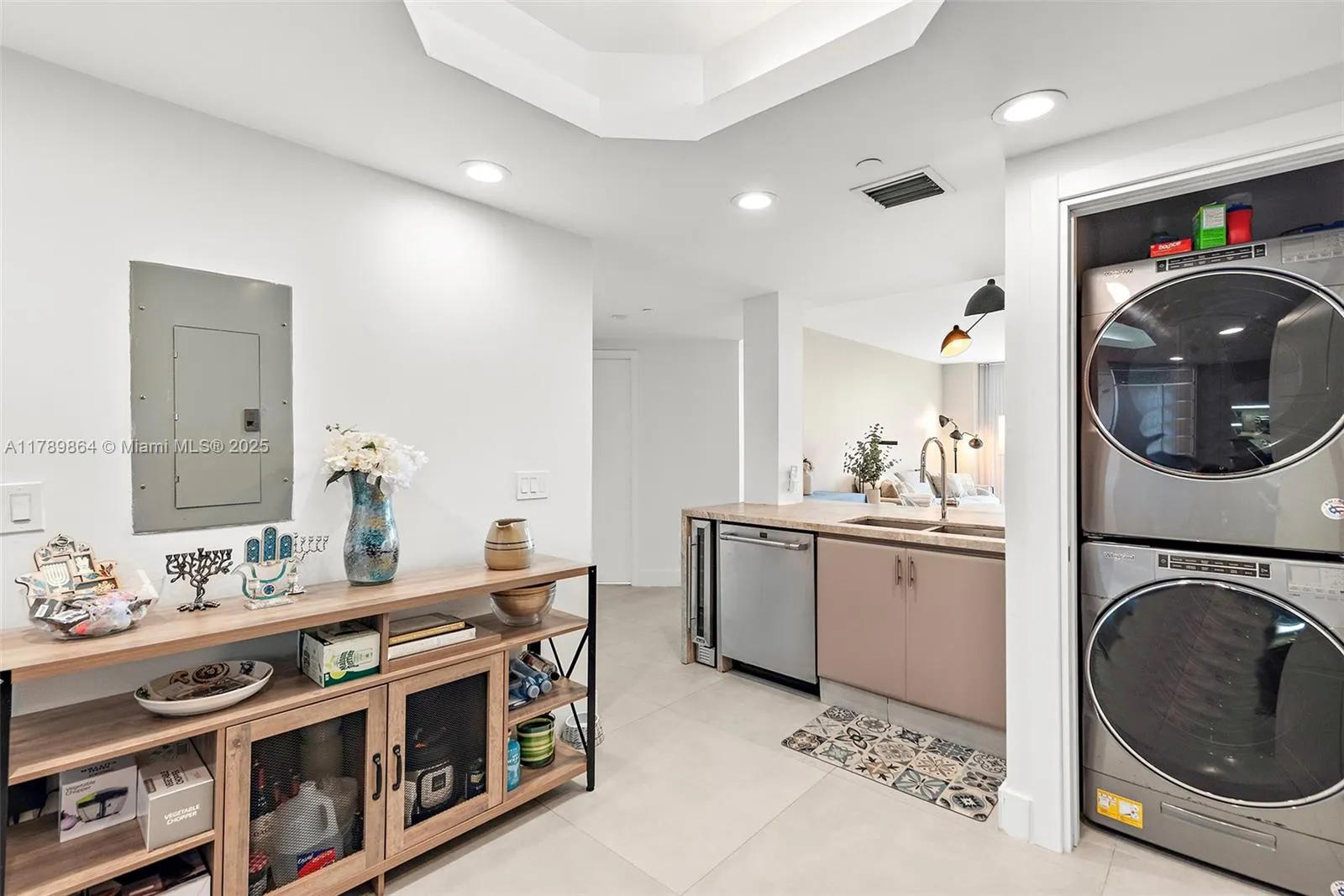 9595 Collins Ave, #N10F