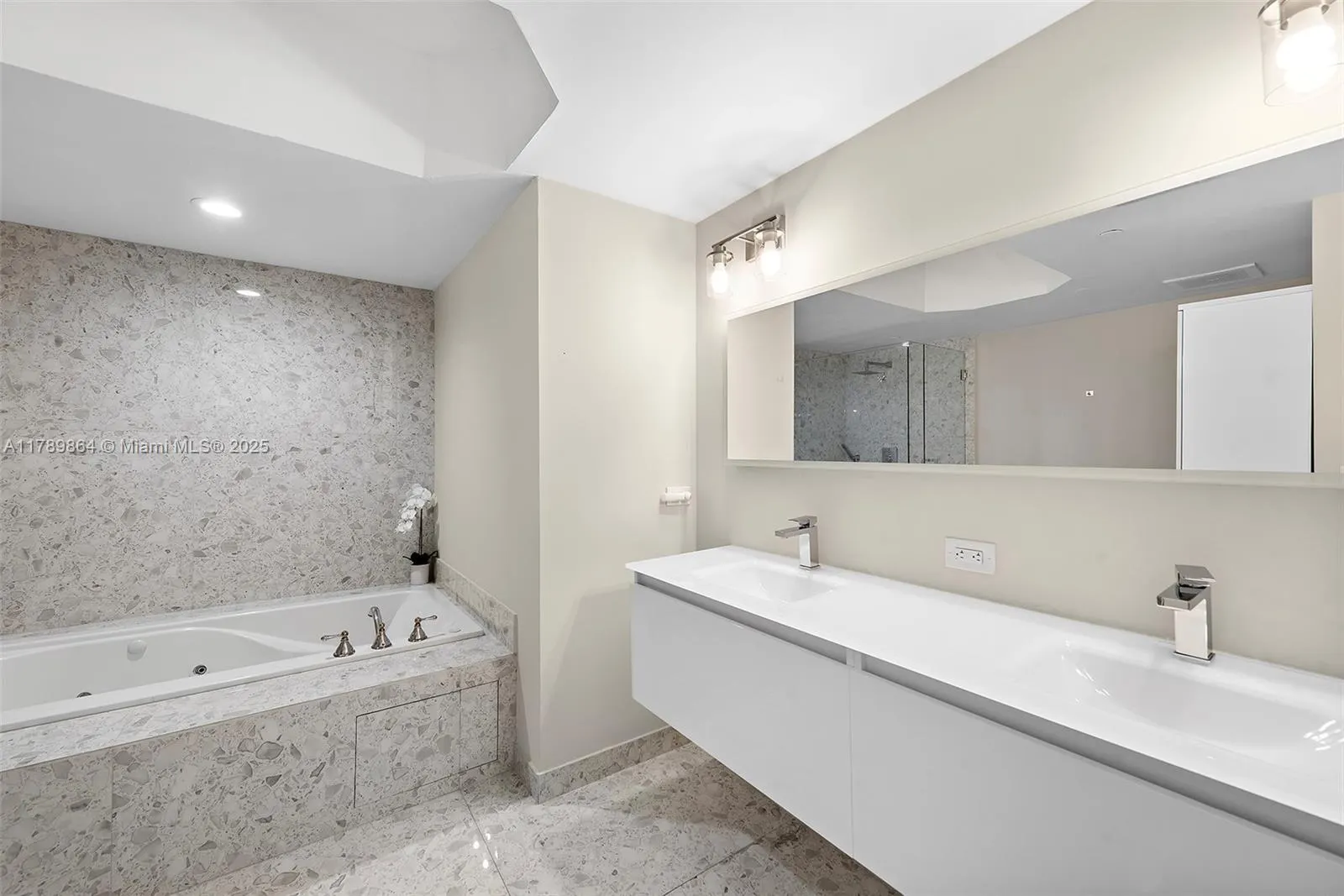 9595 Collins Ave, #N10F