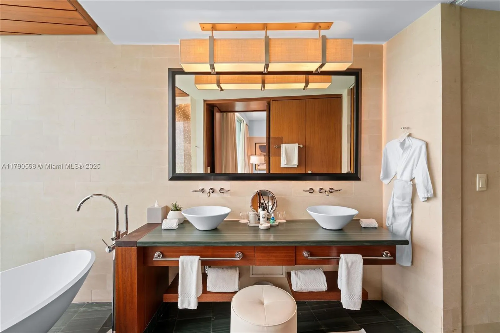 10295 Collins Ave, #312