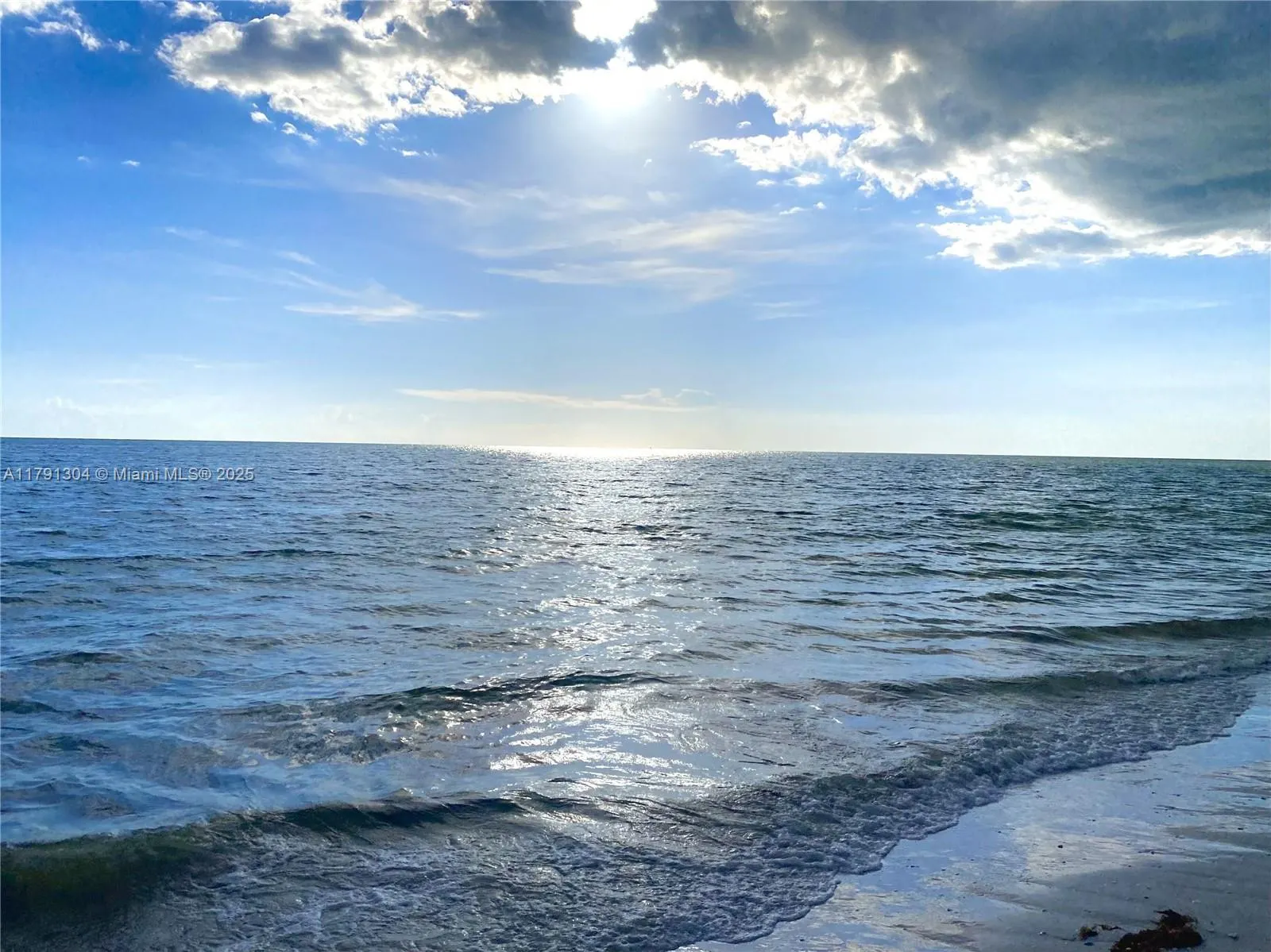 180 Seaview Court, #200