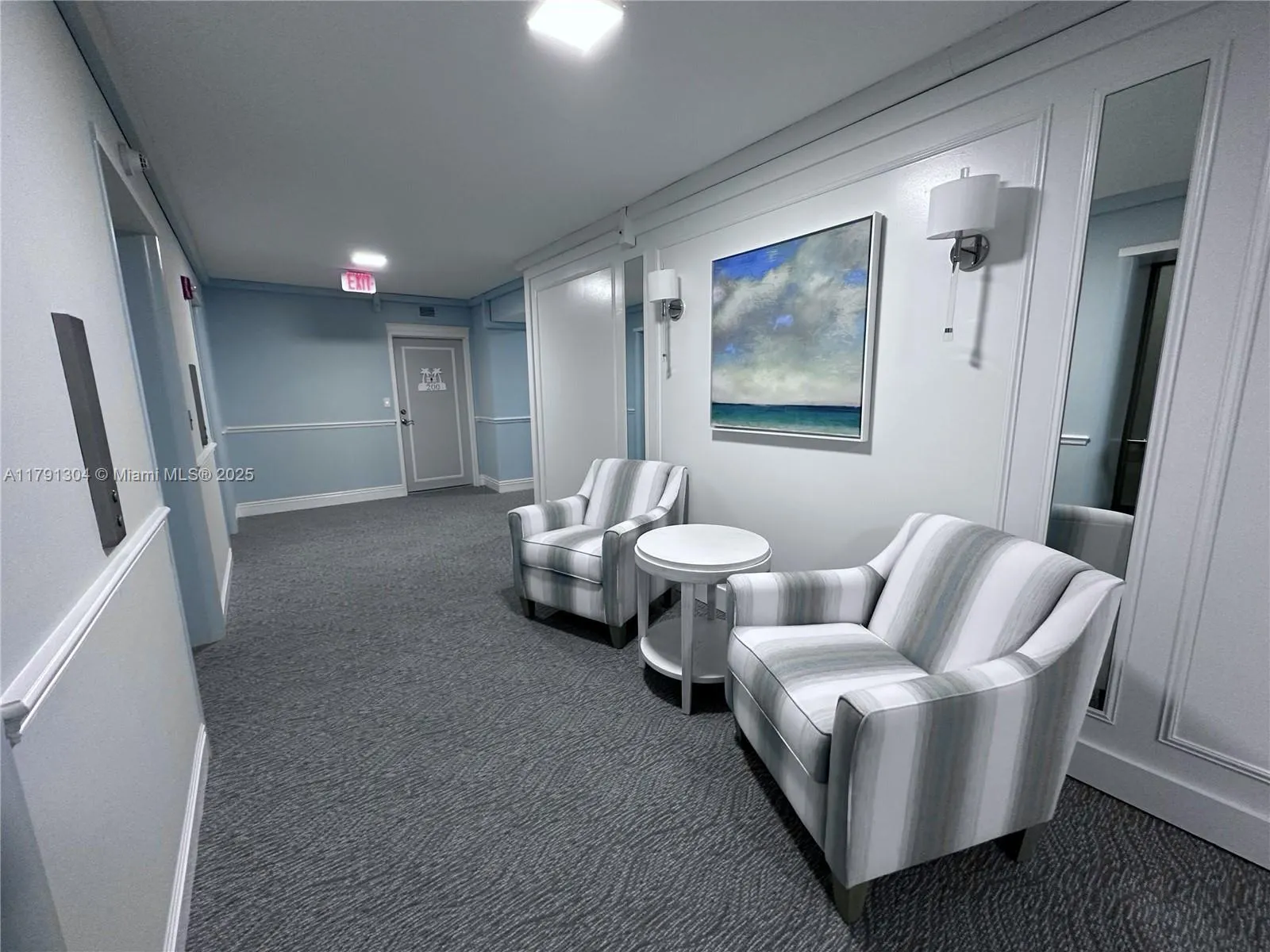 180 Seaview Court, #200