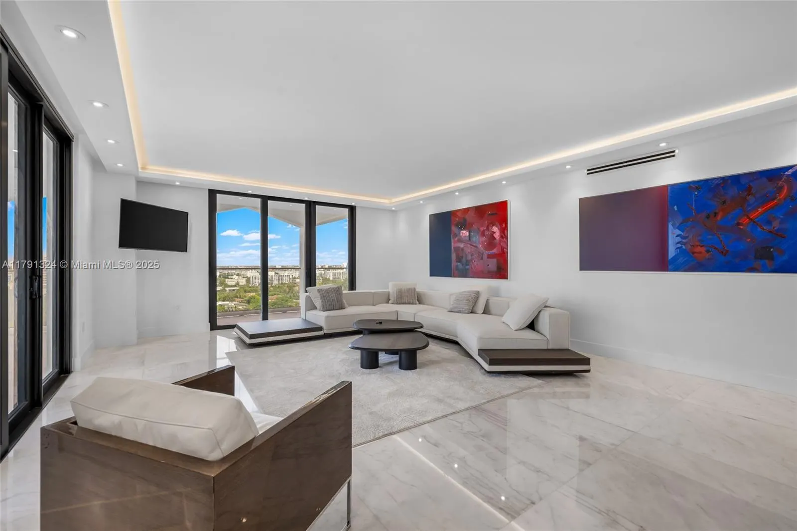 9801 Collins Ave, #17R