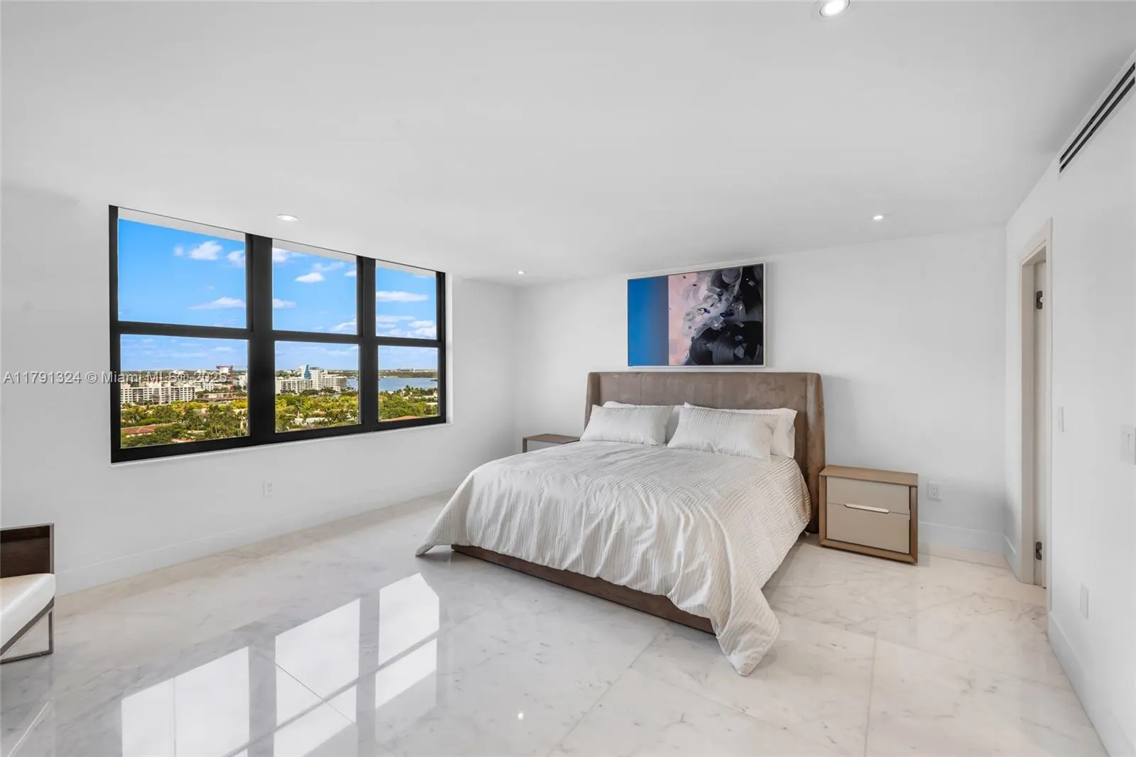 9801 Collins Ave, #17R