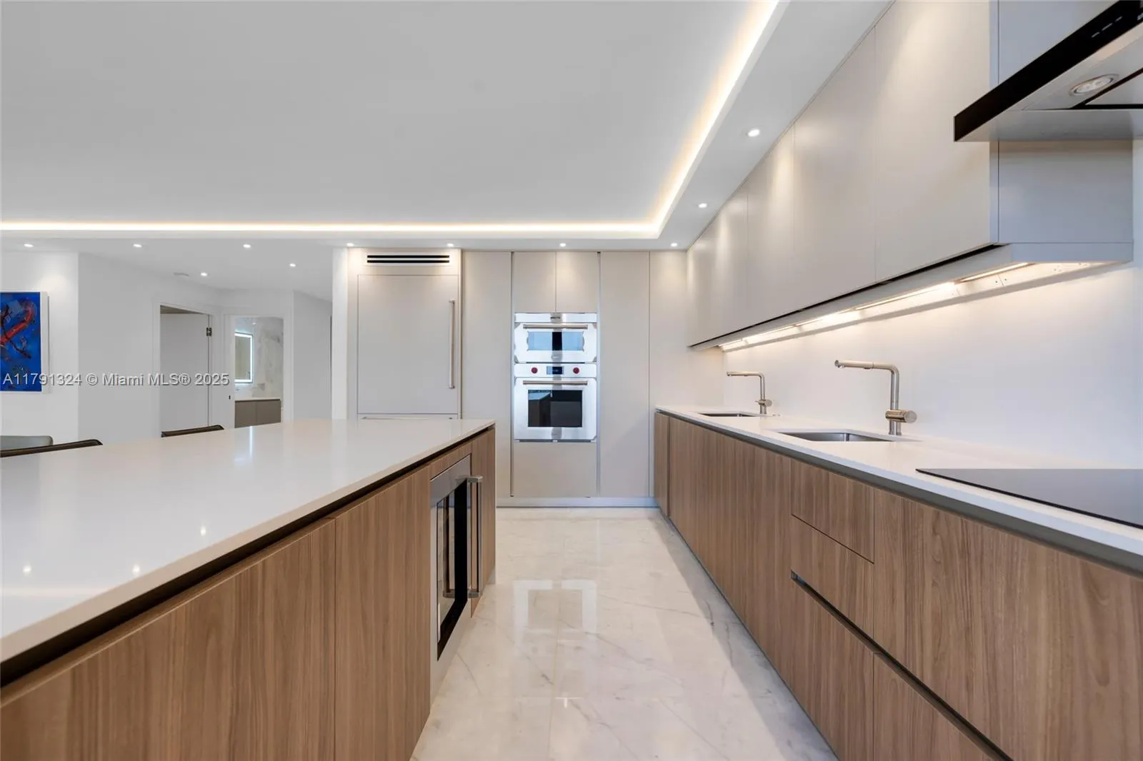 9801 Collins Ave, #17R