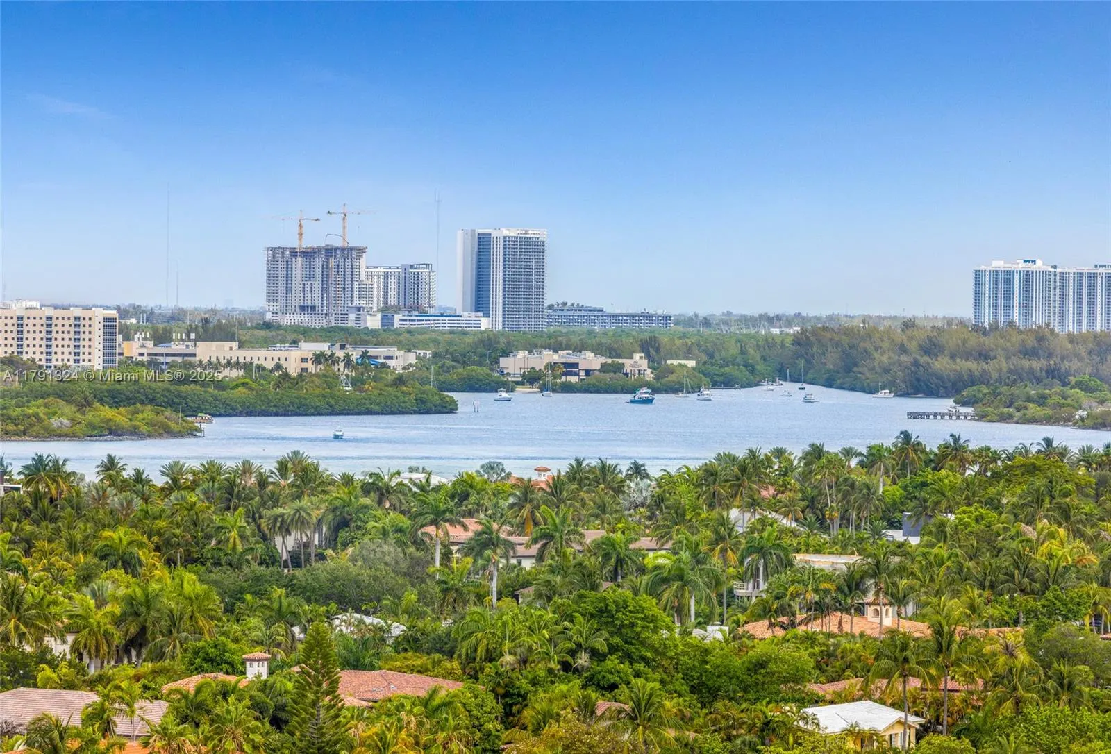 9801 Collins Ave, #17R