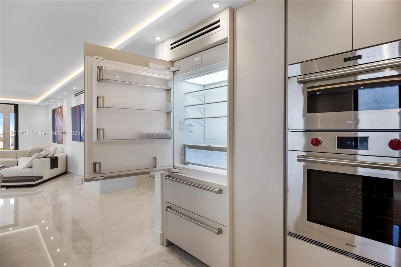 9801 Collins Ave, #17R