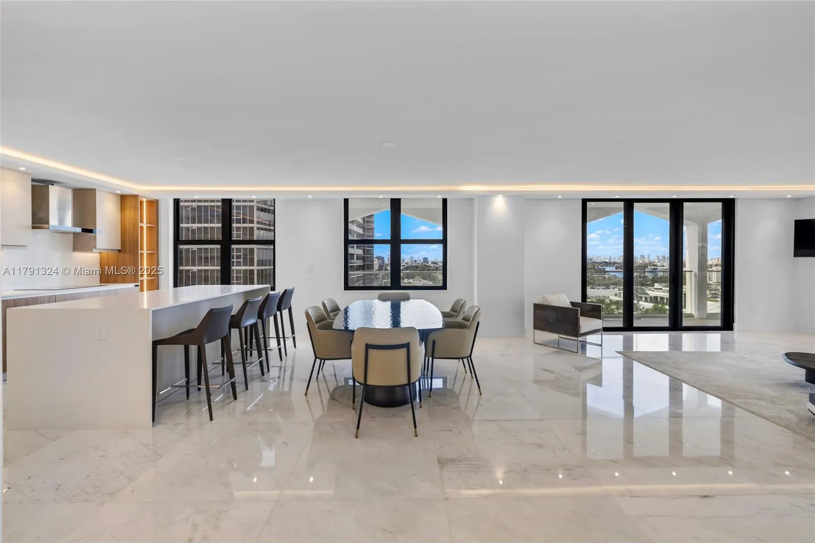 9801 Collins Ave, #17R