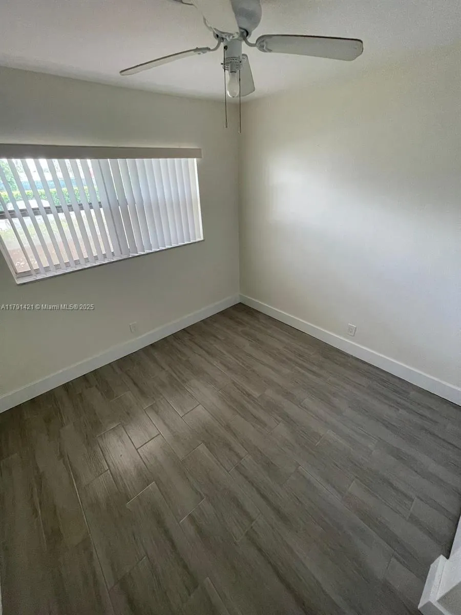 9851 Sandalfoot Blvd, #208