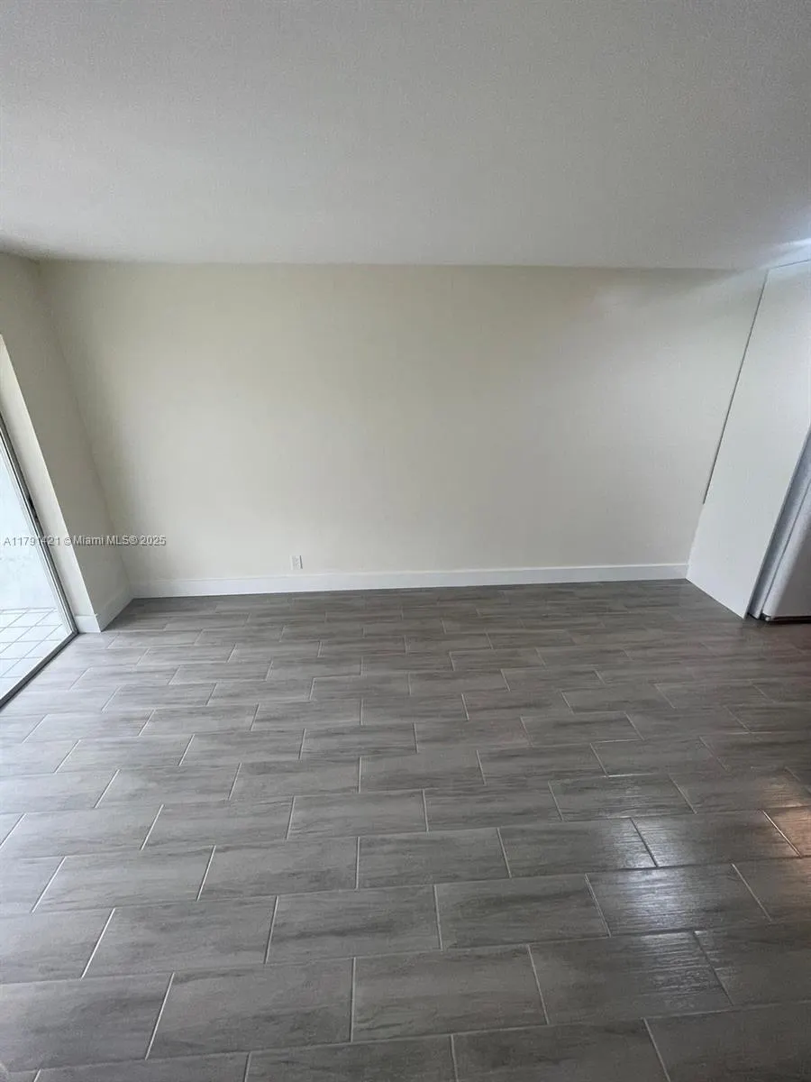 9851 Sandalfoot Blvd, #208