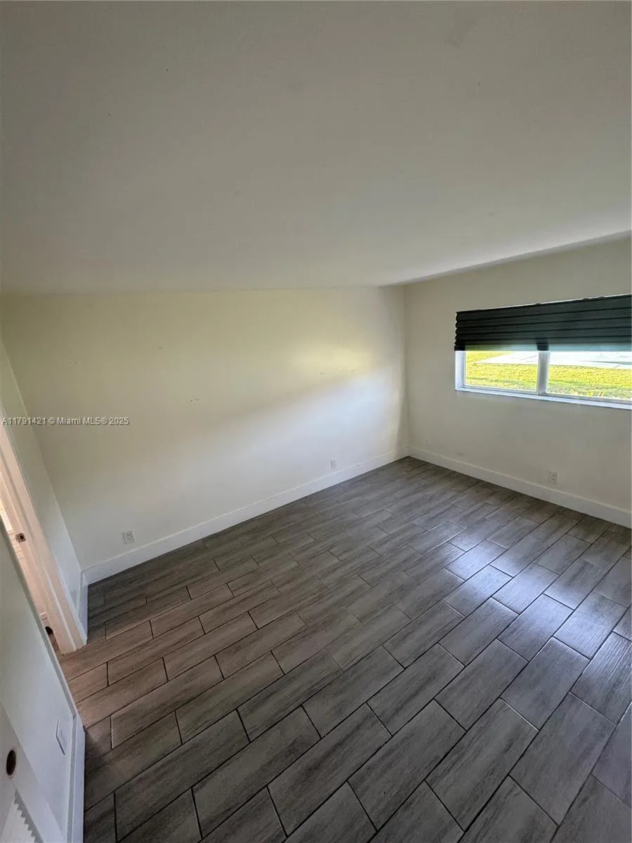 9851 Sandalfoot Blvd, #208