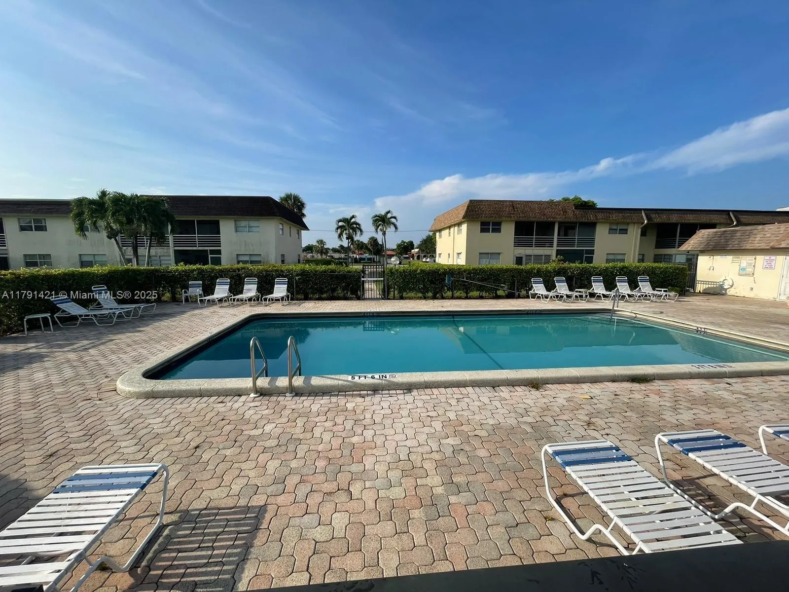 9851 Sandalfoot Blvd, #208
