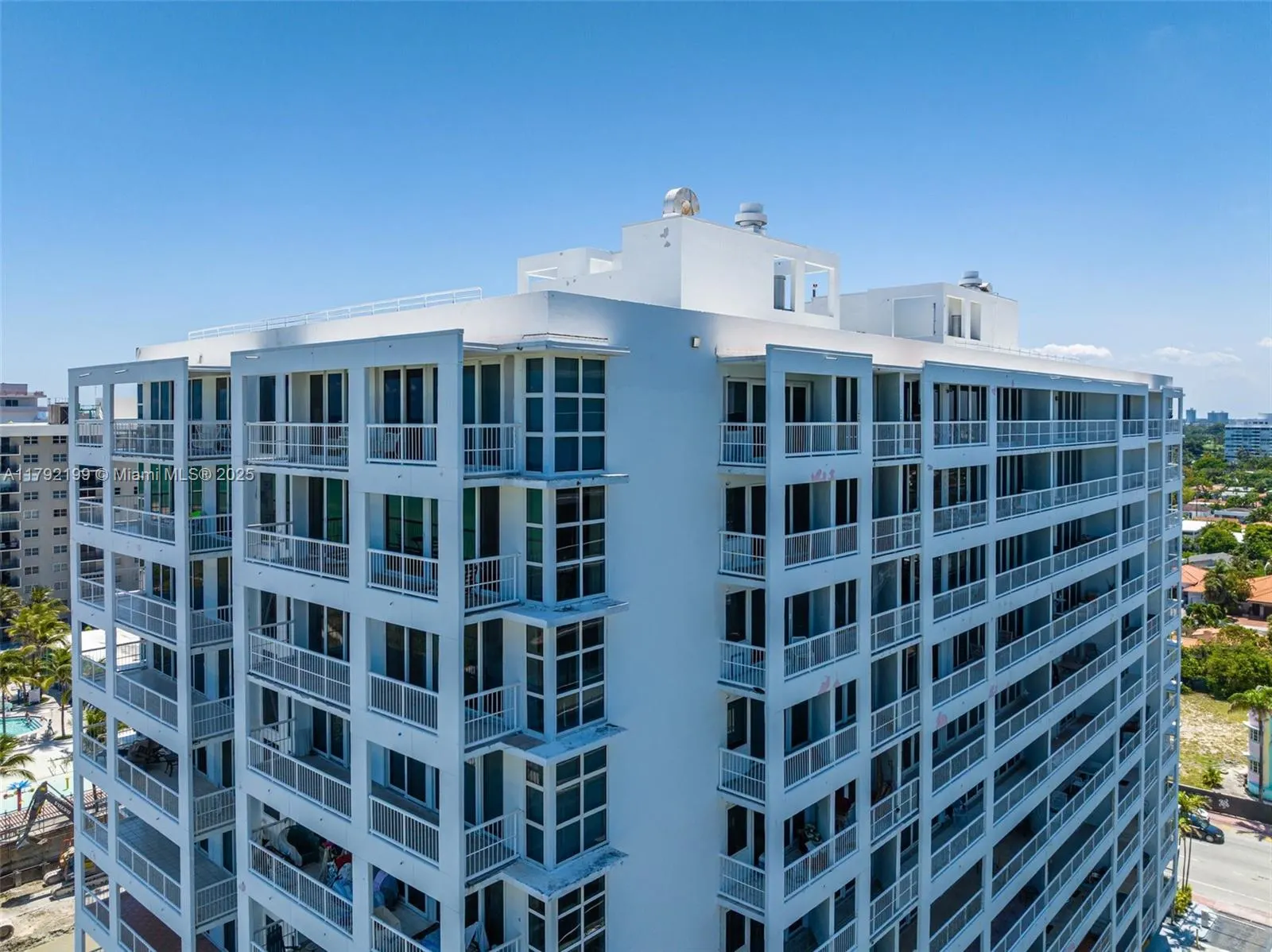 9341 Collins Ave, #1204
